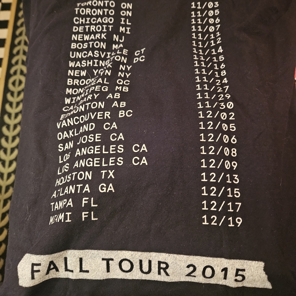 The Weekend XO 2015 Concert T-shirt - Picture 3 of 4
